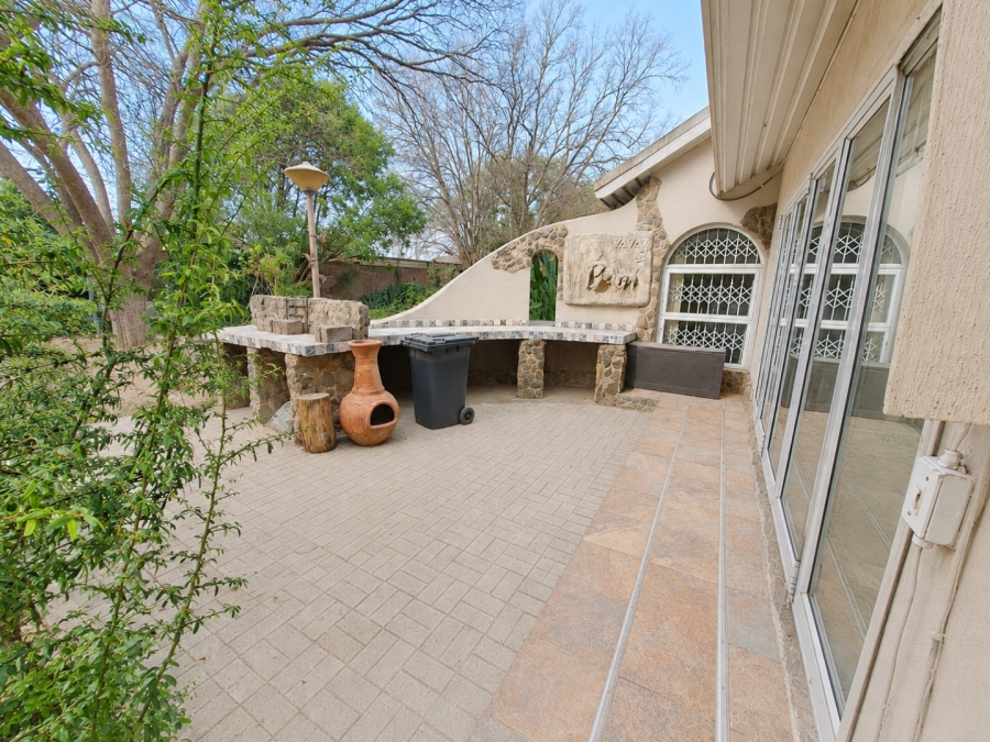 6 Bedroom Property for Sale in Delareyville North West